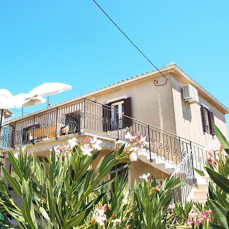 Apartment Rado Vrbnik Exterior foto