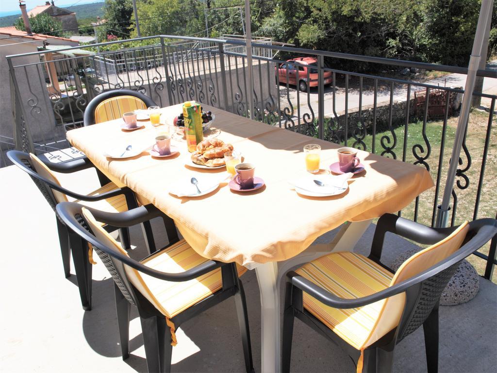 Apartment Rado Vrbnik Exterior foto